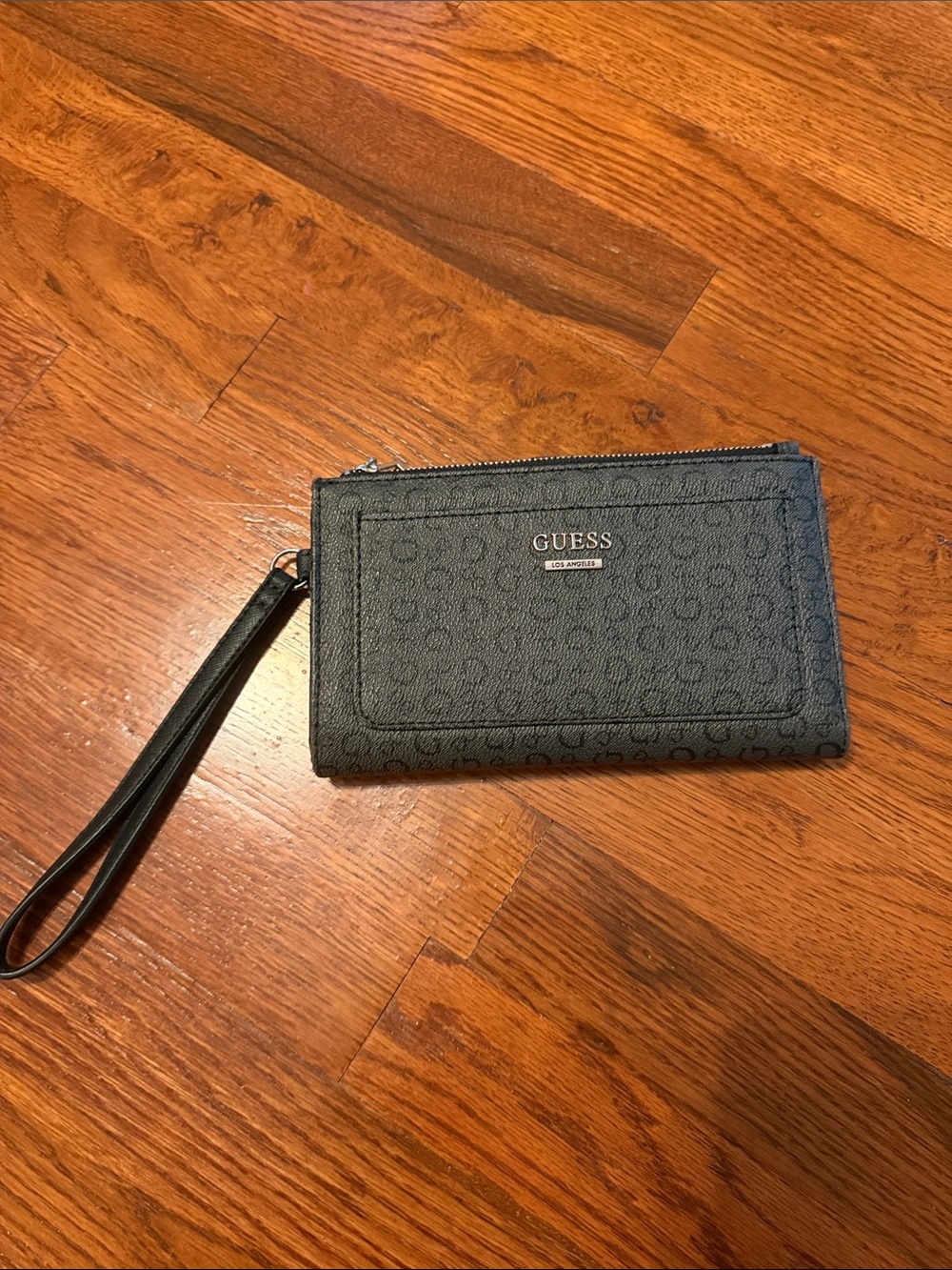 GUESS Black Logo-Print Wristlet Wallet